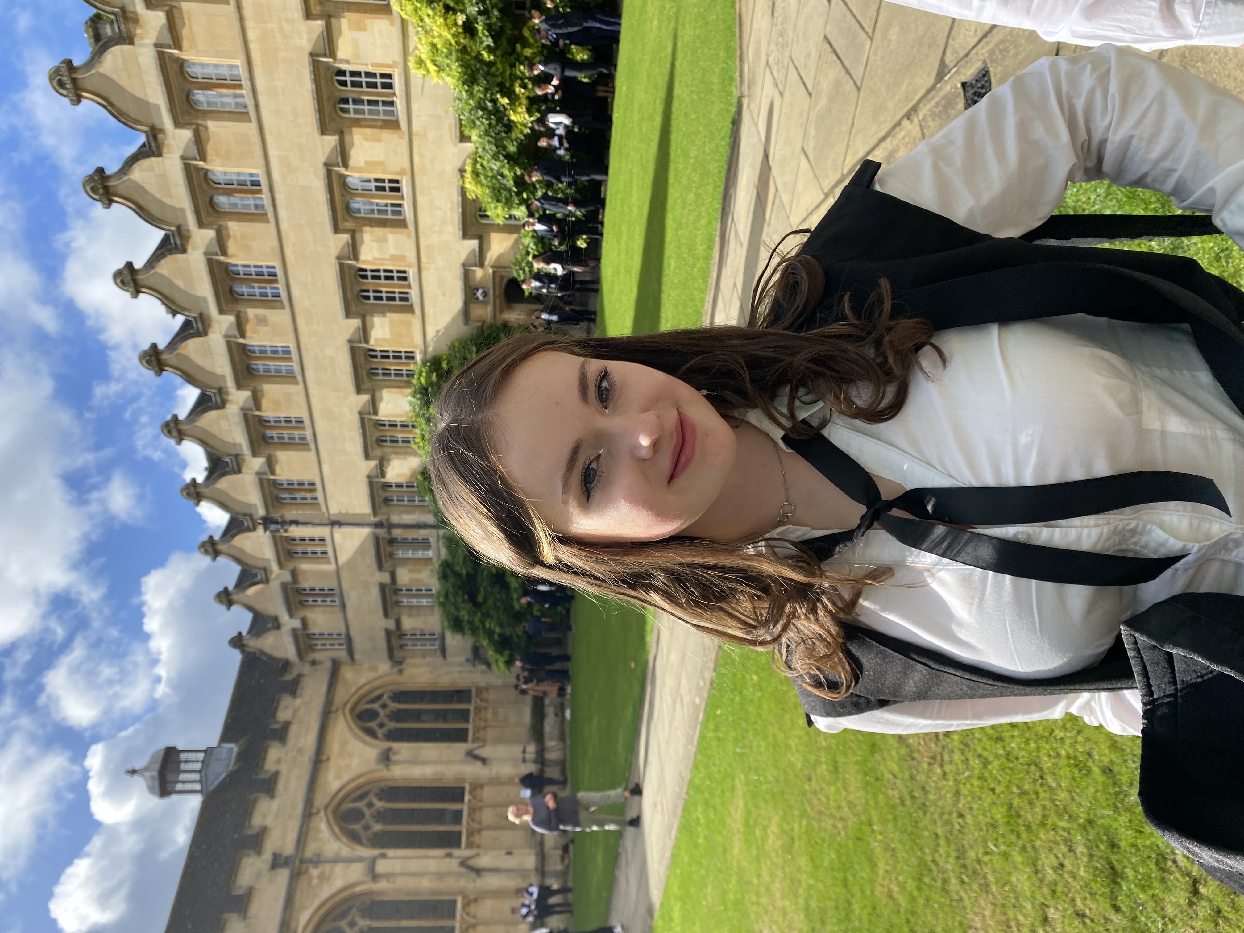 Lauren Walker 吳羅倫